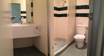 22 Travellers Accommodation - Hostel - Foster Accommodation 9