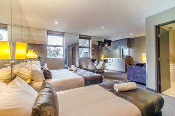 Comfy Kew Apartments - Foster Accommodation 3