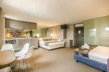 Comfy Kew Apartments - Foster Accommodation 4