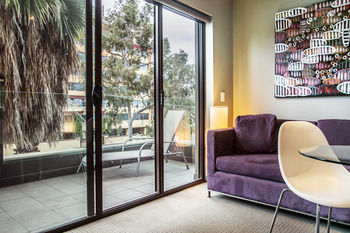 Comfy Kew Apartments - Foster Accommodation 6