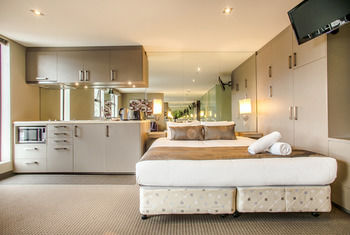Comfy Kew Apartments - Foster Accommodation 11