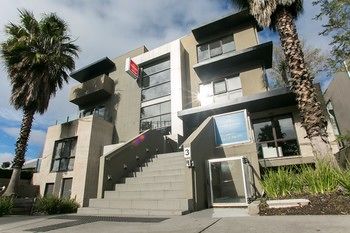 Comfy Kew Apartments - Foster Accommodation 23
