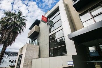 Comfy Kew Apartments - Foster Accommodation 25