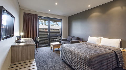 BEST WESTERN Foreshore Motel - Foster Accommodation 1