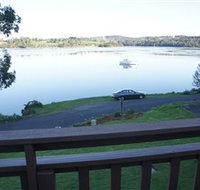 Tranquility Waters - Foster Accommodation