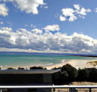 Freycinet Beach Apartments - Foster Accommodation