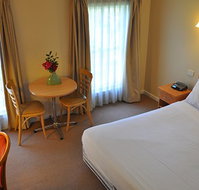 Glen Inn Motel  Apartments - Foster Accommodation