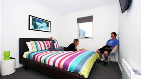 The Island Accommodation - Phillip Island YHA - Foster Accommodation 3