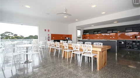 The Island Accommodation - Phillip Island YHA - Foster Accommodation 4