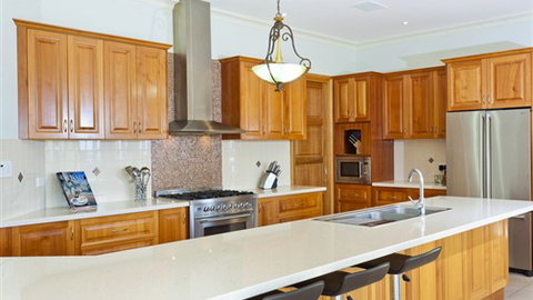 Tuscan Getaway - Foster Accommodation 3