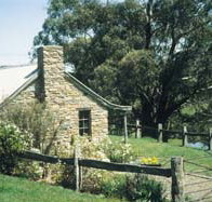 Adelaide Hills Country Cottages - Gum Tree Cottage - Foster Accommodation