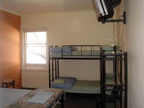 Backpack Oz And The Guest House - Foster Accommodation 1