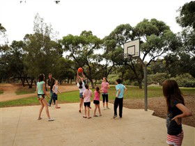 BIG4 Renmark Riverfront Holiday Park - Foster Accommodation 5