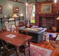 Buxton Manor - Musica Viva Apartment - Foster Accommodation