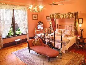 Buxton Manor - Musica Viva Apartment - Foster Accommodation 1