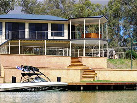 Cascades On The River - Foster Accommodation 0