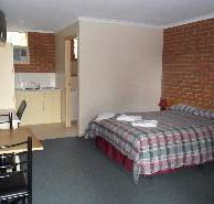 1st T Motel - Foster Accommodation