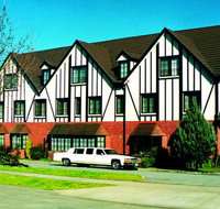 Albury Manor House - Foster Accommodation