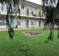 Capri Lodge Apartments - Foster Accommodation