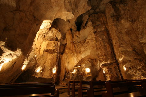 Capricorn Caves - Foster Accommodation 4