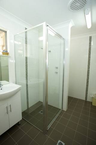 Econo Lodge Alabaster - Foster Accommodation 9