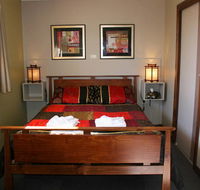 Golden Embers Apartments and B  B - Foster Accommodation