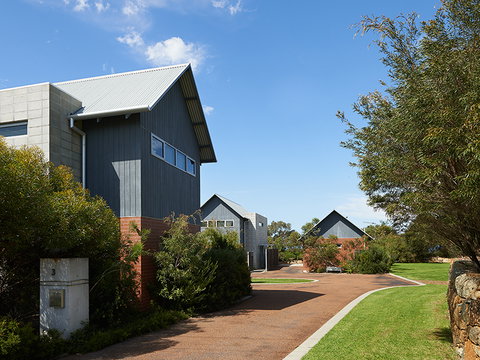 Hanover Bay - Foster Accommodation 2