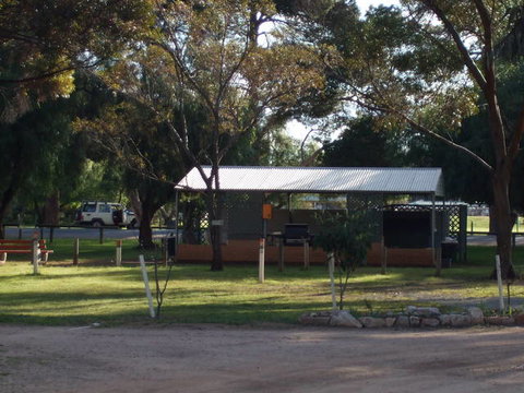 Laura Community Caravan Park - Foster Accommodation 1