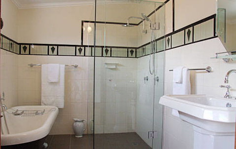 Lawson's Cottage - Foster Accommodation 1