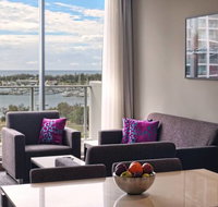Meriton Serviced Apartments - Southport - Foster Accommodation