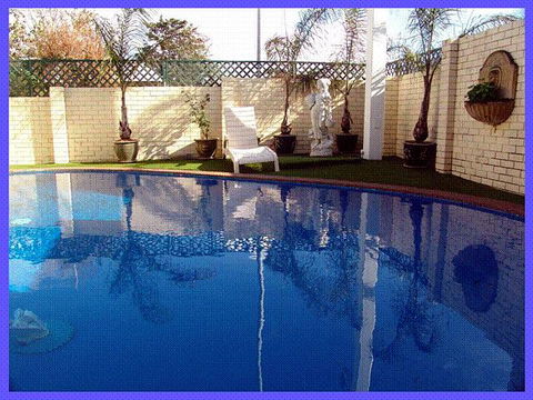 NOAH'S Mid City Motor Inn - Foster Accommodation 0