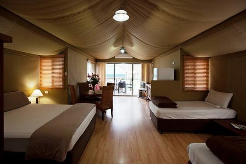 NRMA Ocean Beach Holiday Park - Foster Accommodation 4