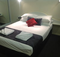 Parkside Motel  Licensed Restaurant - Foster Accommodation