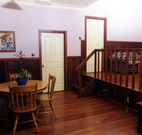 Pemberton Old Picture Theatre Holiday Apts - Foster Accommodation