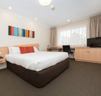 Premier Hotel  Apartments - Foster Accommodation