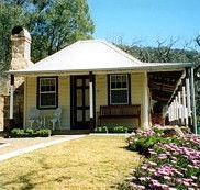 Price Morris Cottage - Foster Accommodation