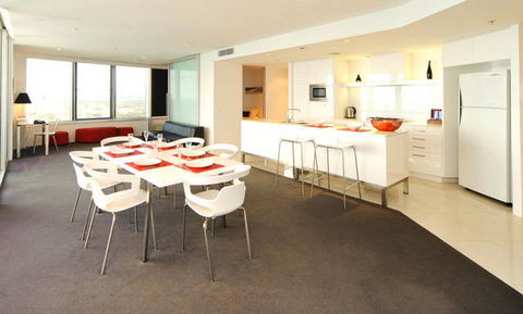 Q1 Resort & Spa - Foster Accommodation 3