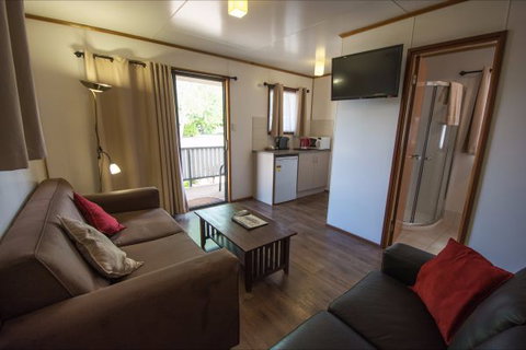 Daly Waters Historic Pub - Foster Accommodation 12