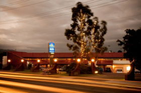 BEST WESTERN Balmoral Motor Inn - Foster Accommodation 0