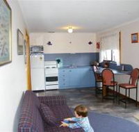 Sunset Holiday Villas - Foster Accommodation