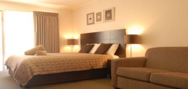 Tea House Motor Inn and Apartments - Foster Accommodation