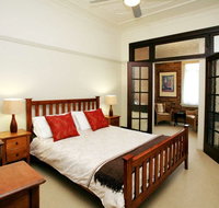 The Bank Guesthouse - Foster Accommodation