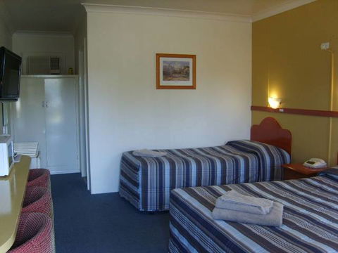 Valley View Motel - Foster Accommodation 0