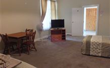 Heritage Motel - Foster Accommodation 0