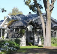 Holmwood Guest House - Foster Accommodation