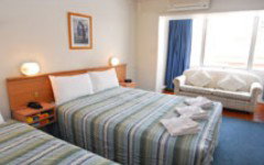 Metropolitan Motor Inn - Foster Accommodation 0