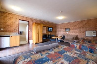 Blue Gum Motor Inn - Foster Accommodation 1
