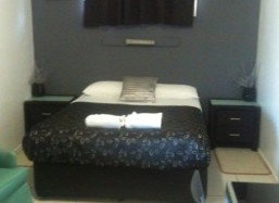 Charm City Motel - Foster Accommodation 4