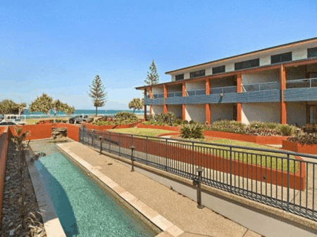 Lennox Point Holiday Apartments - Foster Accommodation 2
