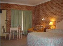 Country Gardens Motor Inn - Foster Accommodation 1